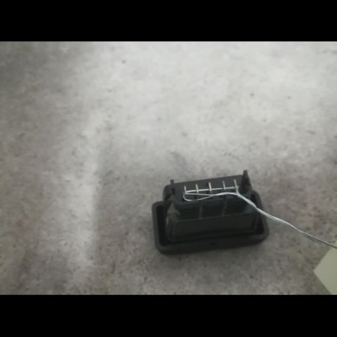 Commande lève-glace porte avant gauche occasion DACIA LOGAN I Phase 2 07-2008->12-2012 1.5 DCI 70ch 6001546816 2