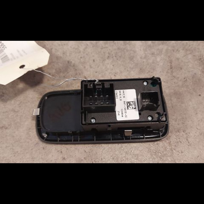 Commande lève-glace porte avant gauche occasion FORD FIESTA VI Phase 1 10-2008->11-2012 1.2i 60ch Ambiente 1547740 2