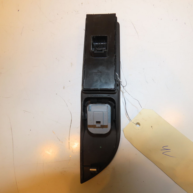 Commande lève-glace porte avant gauche occasion VOLKSWAGEN PASSAT VI Phase 1 CC 11-2011->12-2017 2