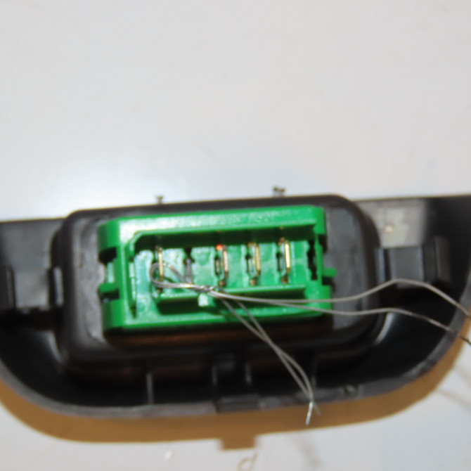 Commande lève-glace porte avant droite occasion CITROEN C1 I Phase 3 01-2012->08-2014 1.0i 68ch 6554KZ 2