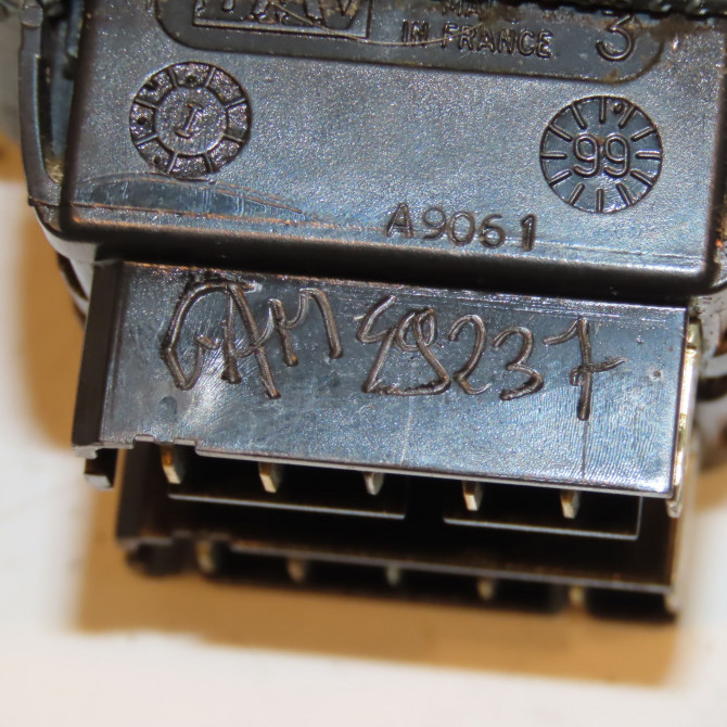 Commande lève-glace porte avant gauche occasion RENAULT SCENIC I Phase 1 09-1996->08-1999 1.6i 90ch 7700838100 3