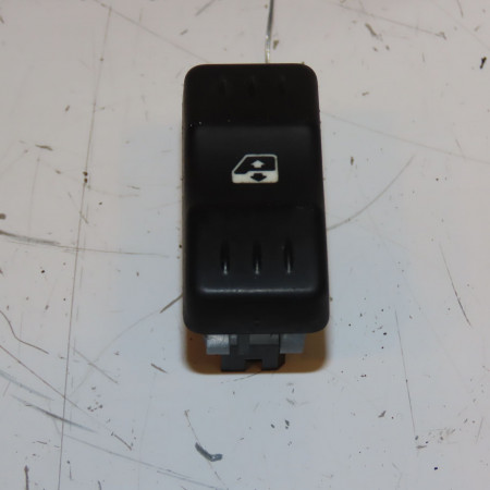 Commande lève-glace porte avant gauche occasion DACIA LOGAN I Phase 1 06-2005->06-2008 1.5 DCI 70ch 6001546816