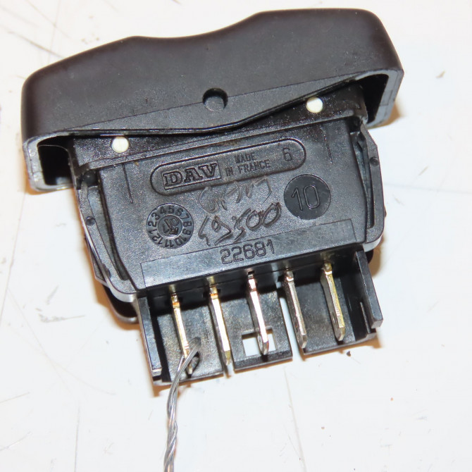 Commande lève-glace porte avant gauche occasion DACIA LOGAN I Phase 1 06-2005->06-2008 1.5 DCI 70ch 6001546816 2