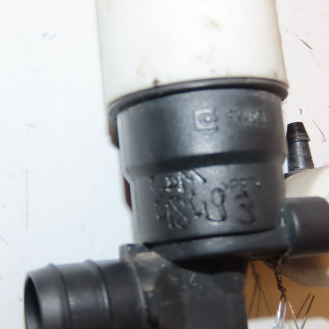 Pompe lave-glace avant occasion FORD CMAX II Phase 1 09-2010->09-2015 1.6 TDCI 115ch 1692412 4