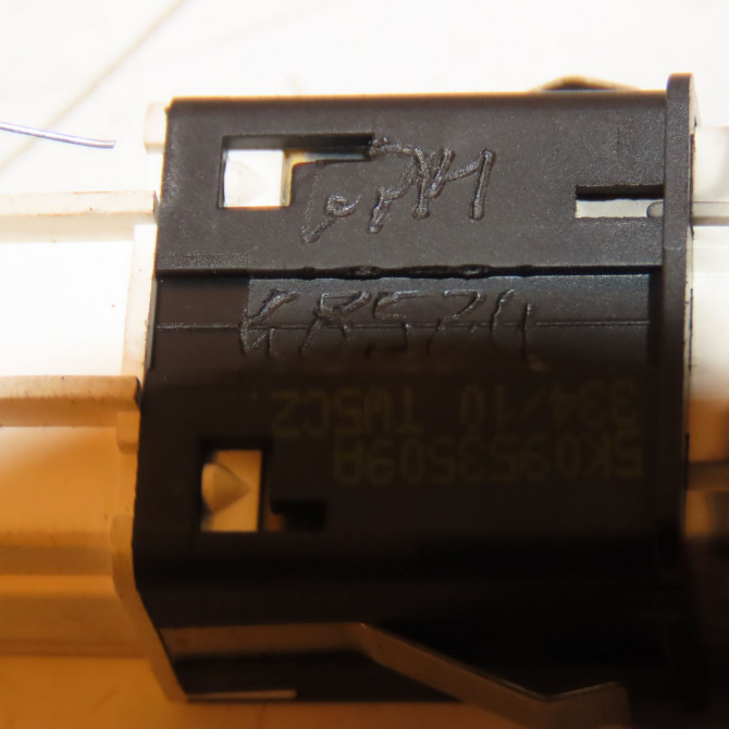 Bouton de warning occasion VOLKSWAGEN GOLF VI Phase 1 10-2008->04-2013 1.6 TDI 105ch 5K0953509A 2