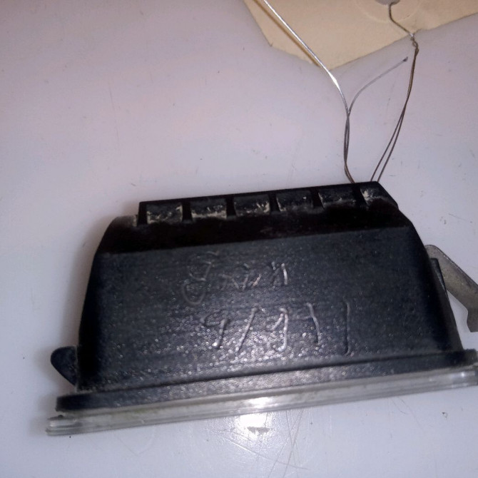 Eclaireur plaque de police d occasion FORD FIESTA VI Phase 1 10-2008->11-2012 1.4 TDCI 68ch 5105886 3