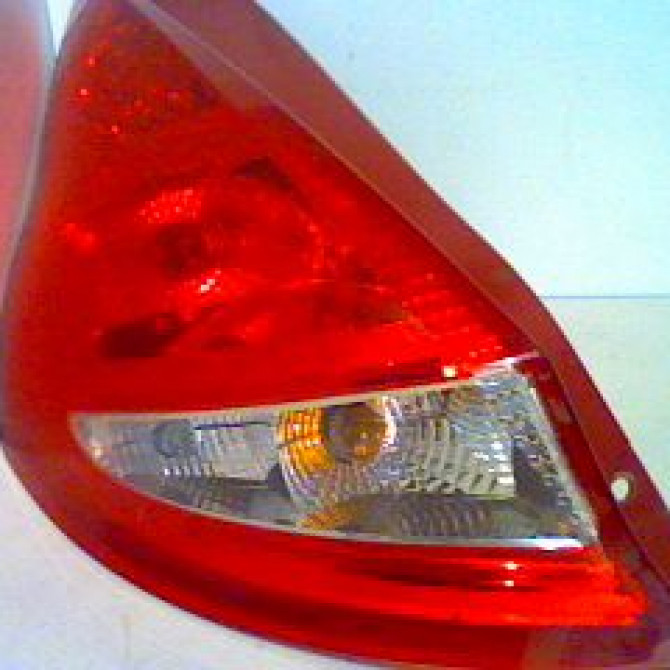 Feu arrière gauche occasion FORD FIESTA V Phase 1 09-2002->10-2005 1.3i 1709553 1