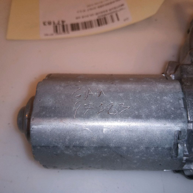 Moteur essuie-glace arrière occasion VOLKSWAGEN GOLF VI Phase 1 10-2008->04-2013 2.0 TDI 110ch 5K6955711C 3