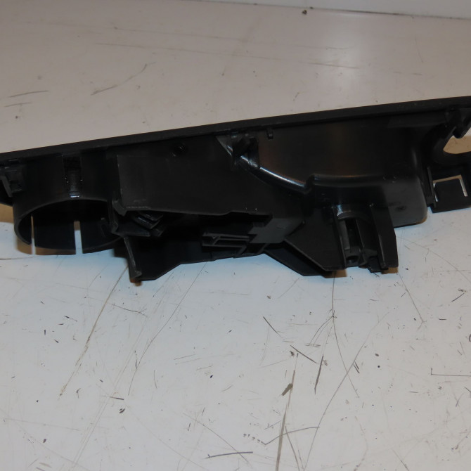 Poignee int porte avg occasion FORD FIESTA VI Phase 1 10-2008->11-2012 1.2i 82ch 1686126 2