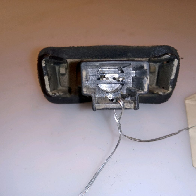 Eclaireur plaque de police d occasion PEUGEOT 407 phase 1 SW 07-2004->07-2008 2.0 HDI 136ch 6340A3 3