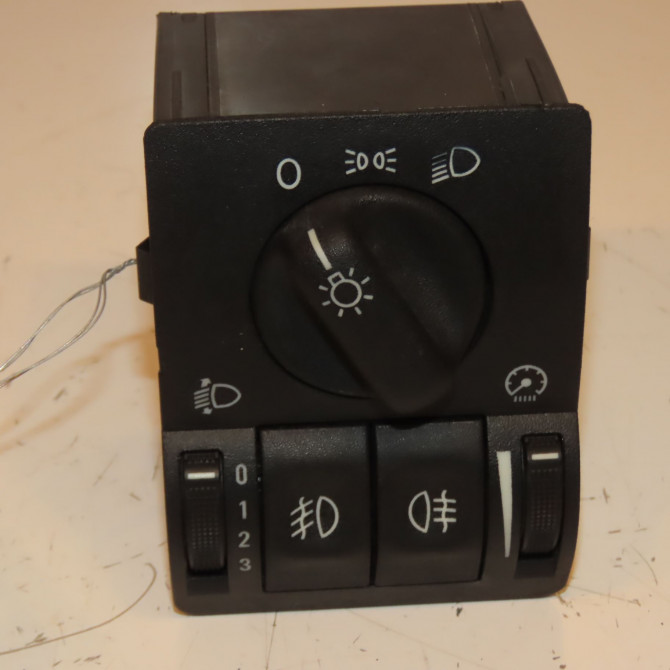 Interrupteur commande de phares occasion SUZUKI IGNIS II Phase 1 09-2003->09-2009 1.5i 100ch 3721086G10 1