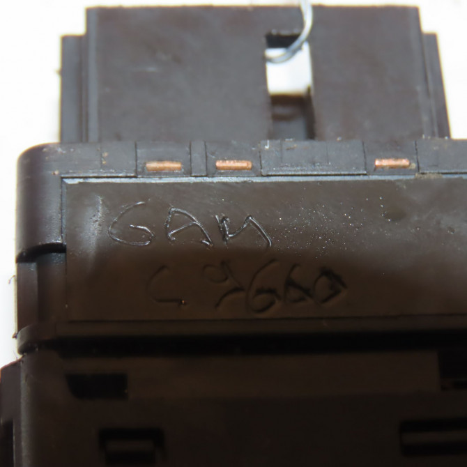 Commande lève-glace porte avant droite occasion CITROEN C3 PLURIEL I Phase 1 04-2003->09-2008 1.4 HDi 6554QX 3