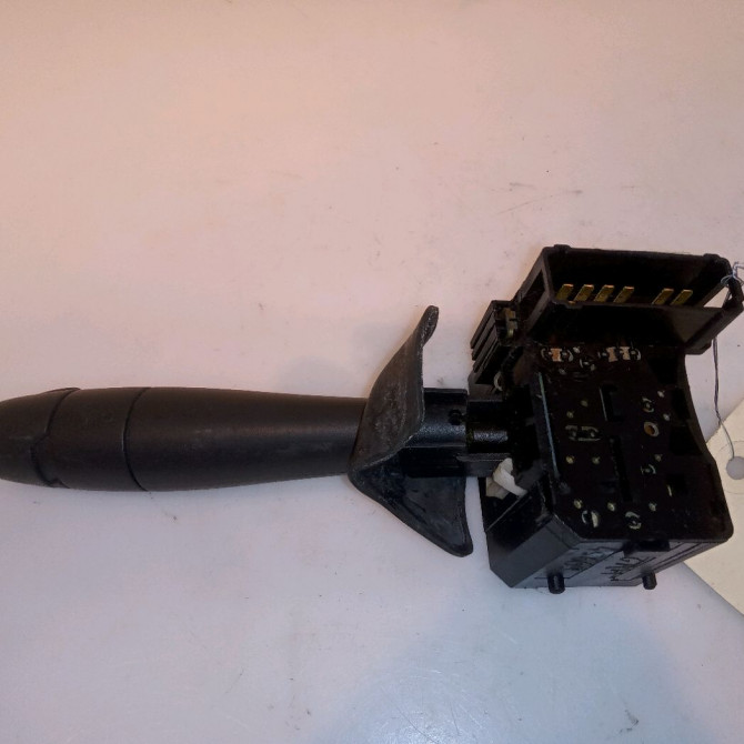 Commande essuie glace occasion DACIA SANDERO I Phase 1 06-2008->10-2012 1.4 MPI 75ch 6001551357 2