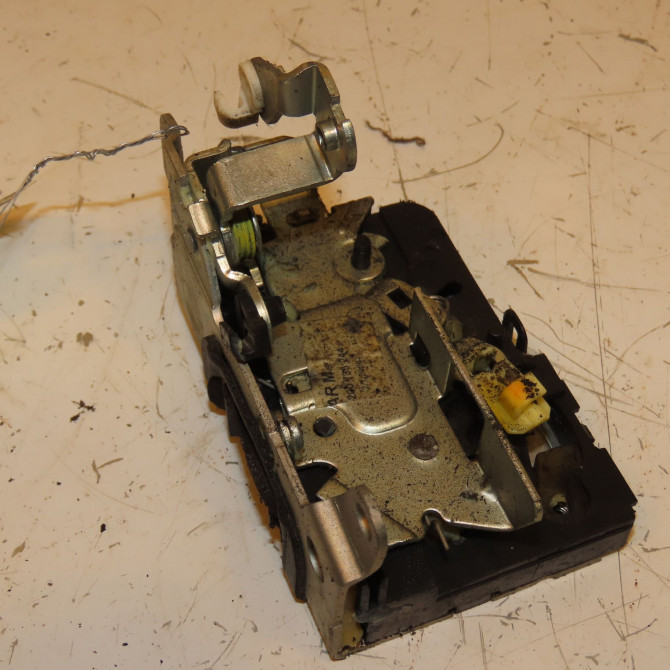 Serrure porte arg occasion DACIA SANDERO I Phase 1 06-2008->10-2012 1.4 MPI 75ch 8200735244 1