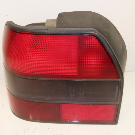 Feu arrière gauche occasion RENAULT 19 Phase 1 07-1989->04-1992 1.9 D 7701034110