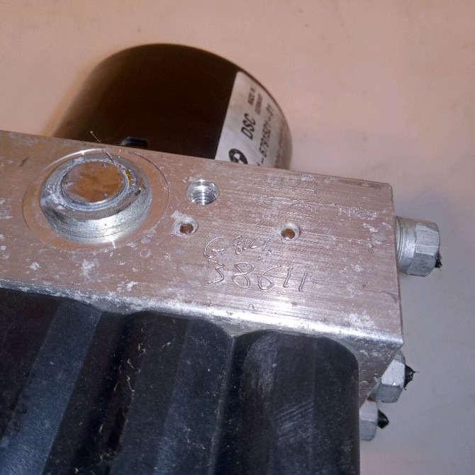 Unité hydraulique ABS occasion B.M.W. SERIE 1 I Phase 1 04-1995->04-1999 118 D 143ch 34512460468 4