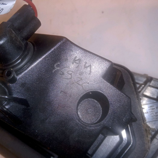 Feu arrière interieur gauche occasion RENAULT CLIO IV Phase 1 07-2012->... 0.9 TCE 90ch 4