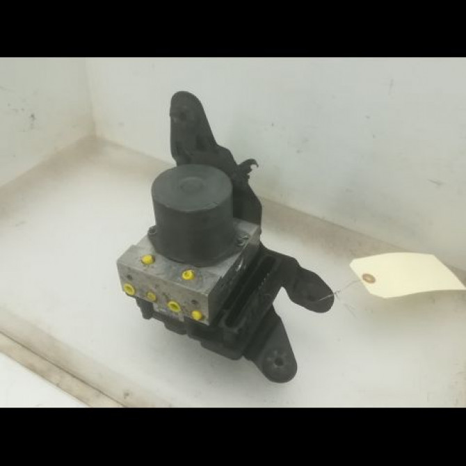 Unité hydraulique ABS occasion RENAULT MEGANE II Phase 1 09-2003->12-2005 1.9 DCI 120ch 7701062137 1