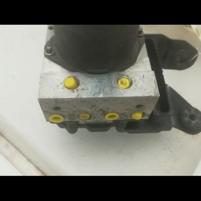 Unité hydraulique ABS occasion RENAULT MEGANE II Phase 1 09-2003->12-2005 1.9 DCI 120ch 7701062137 3