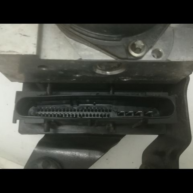 Unité hydraulique ABS occasion RENAULT MEGANE II Phase 1 09-2003->12-2005 1.9 DCI 120ch 7701062137 4