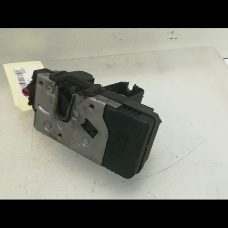 Serrure porte ard occasion OPEL CORSA III Phase 1 10-2000->08-2003 1.7 DI 16v 24414139
