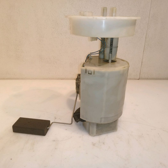 Jauge a carburant occasion VOLKSWAGEN GOLF IV GOLF IV Phase 1 1998-01-01->2005-06-30 1.9 TDI 115ch 8L0919673E 2