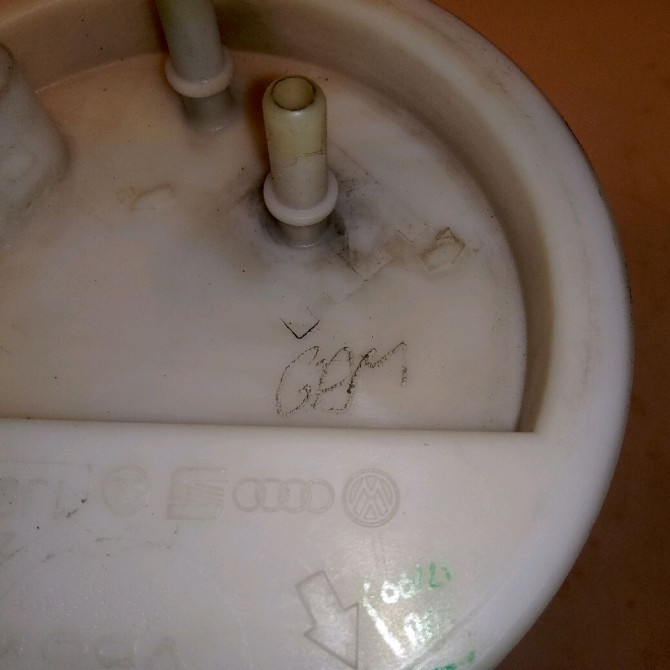 Jauge a carburant occasion VOLKSWAGEN GOLF IV GOLF IV Phase 1 1998-01-01->2005-06-30 1.9 TDI 115ch 8L0919673E 4