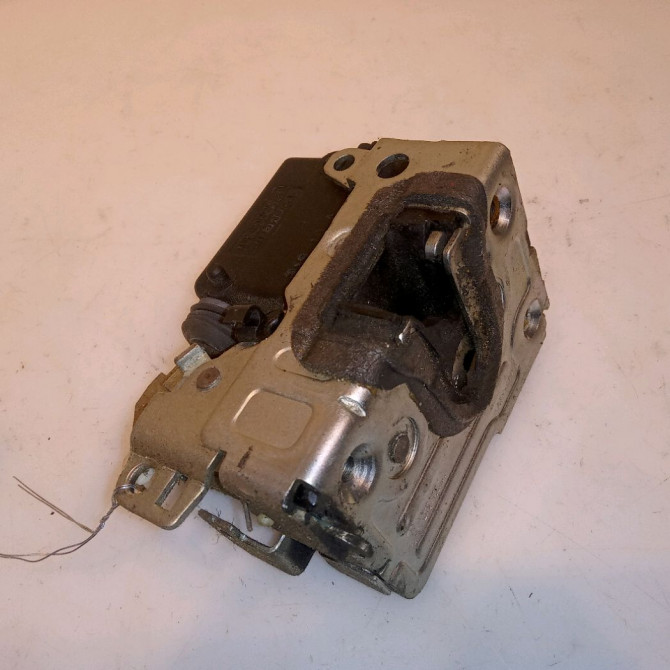 Serrure porte arg occasion DACIA DUSTER Phase 1 03-2010->12-2013 1.5 DCI 8v 110ch 825030283R 2