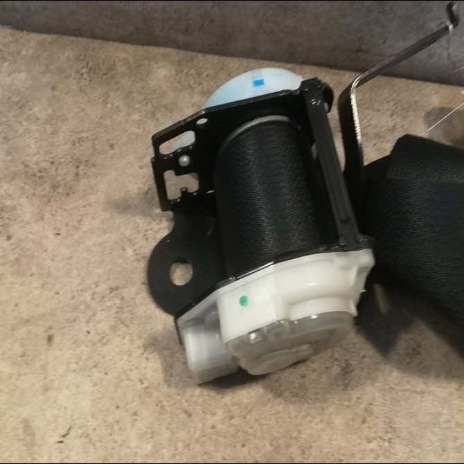 Ceinture arrière droite occasion TOYOTA AVENSIS I Phase 2 09-2000->05-2003 2.0 D-4D 7336005100C0 2