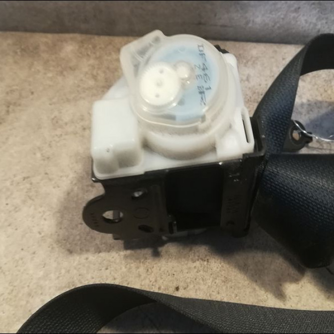 Ceinture arrière droite occasion TOYOTA AVENSIS I Phase 2 09-2000->05-2003 2.0 D-4D 7336005100C0 3