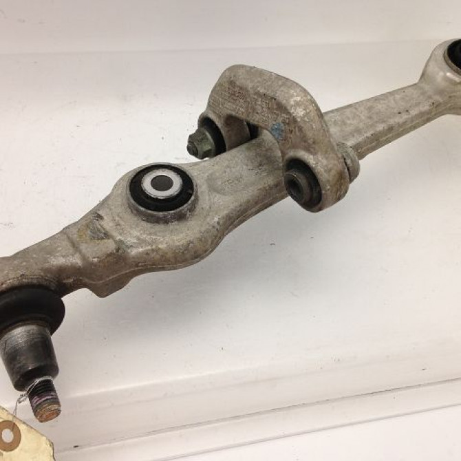 Triangle inf avd occasion VOLKSWAGEN PASSAT IV Phase 1 10-1996->10-2000 1.6i 100ch 4D0407151P 2