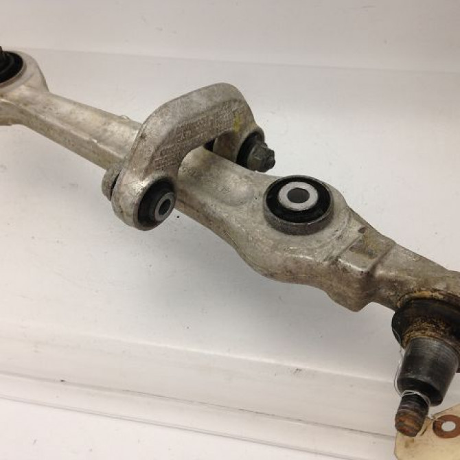 Triangle inf avg occasion VOLKSWAGEN PASSAT IV Phase 1 10-1996->10-2000 1.6i 100ch 4D0407151P 2