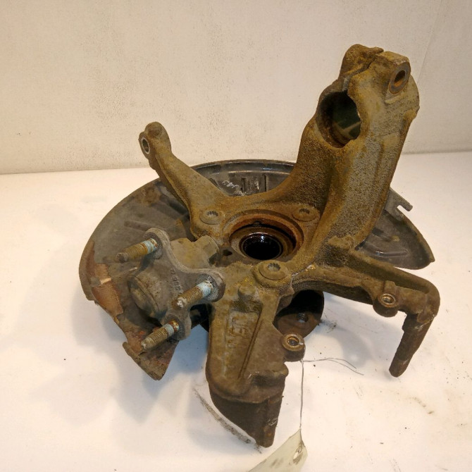 Moyeu avg occasion VOLKSWAGEN GOLF V 5K0498621A 2