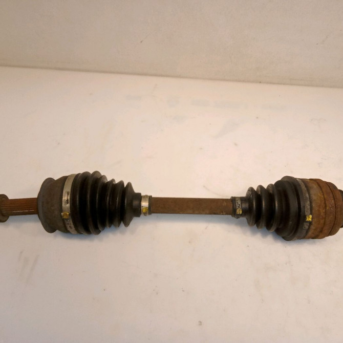 Transmission avant gauche occasion OPEL CORSA II Phase 1 03-1993->04-1997 1.4i 93192082 1