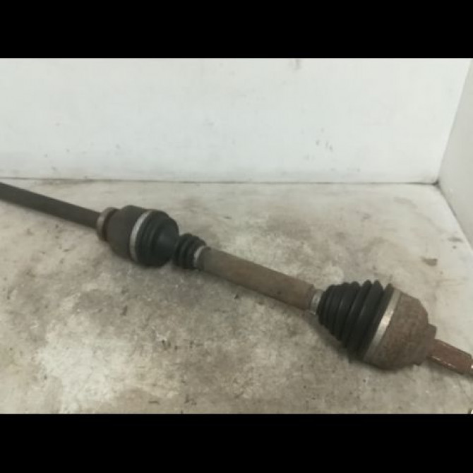 Transmission avant droite occasion RENAULT LAGUNA II Phase 1 11-2000->03-2005 2.2 DCI 8200441361 1