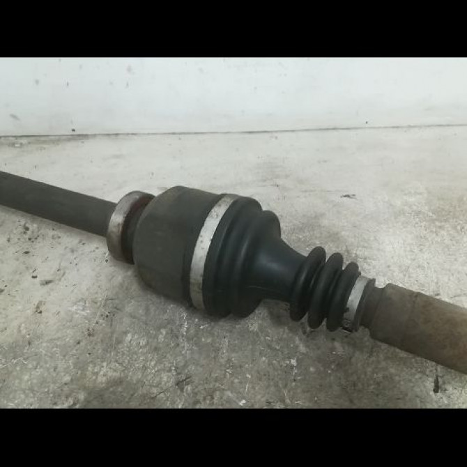 Transmission avant droite occasion RENAULT LAGUNA II Phase 1 11-2000->03-2005 2.2 DCI 8200441361 3