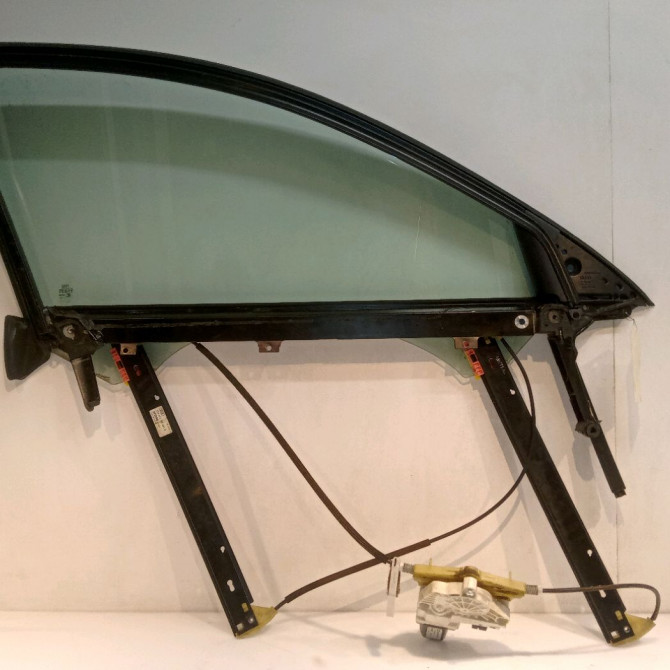 Mecanisme+moteur leve-glace avg occasion AUDI A6 III Phase 1 05-2004->10-2008 2.7 TDi V6 4F0837461A 2