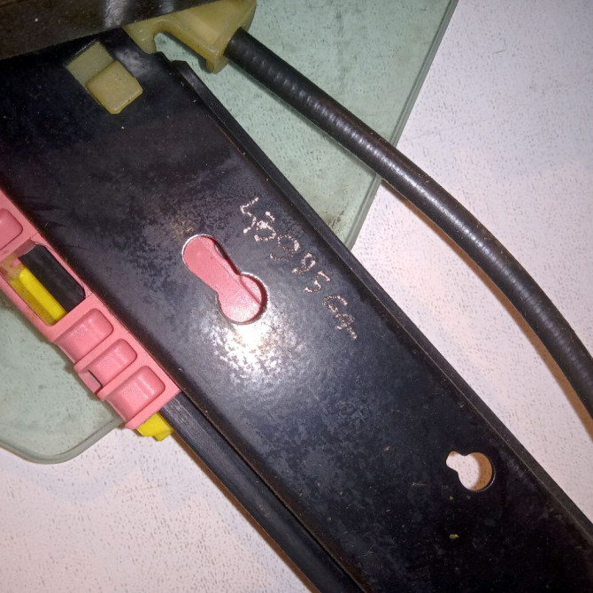 Mecanisme+moteur leve-glace avg occasion AUDI A6 III Phase 1 05-2004->10-2008 2.7 TDi V6 4F0837461A 4