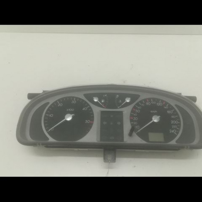 Compteur occasion RENAULT LAGUNA II Phase 1 11-2000->03-2005 1.9 DCI 120ch 8200417831 1