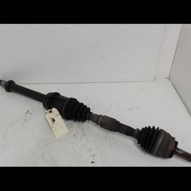 Transmission avant droite occasion TOYOTA COROLLA VERSO II Phase 1 05-2004->06-2007 115 D-4D 434100F021 1