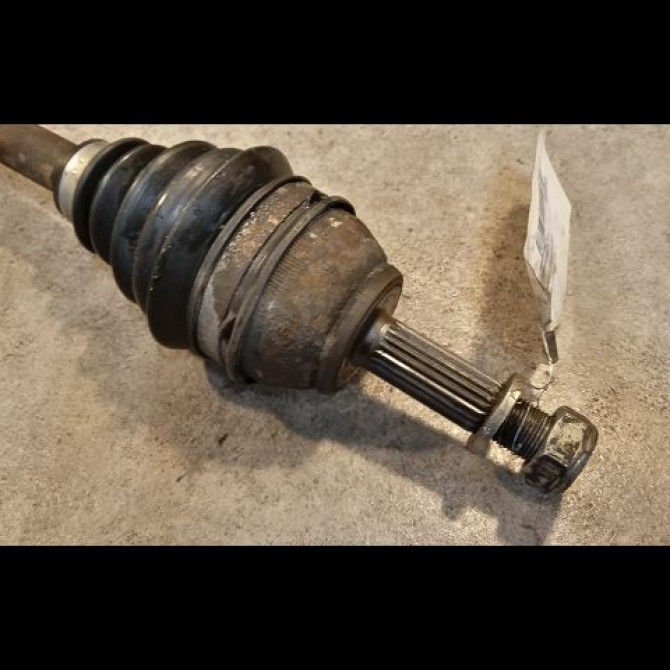 Transmission avant gauche occasion RENAULT EXPRESS Phase 1 11-1985->09-1994 1.6 D 8200323960 2