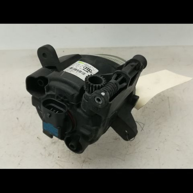 Phare antibrouillard avant droit occasion AUDI A1 2