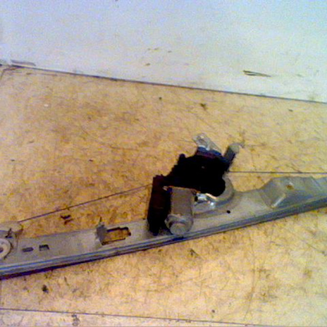 Mecanisme + moteur lève-glace avant droit occasion RENAULT SCENIC II Phase 1 03-2004->09-2006 1.6i 16v 1