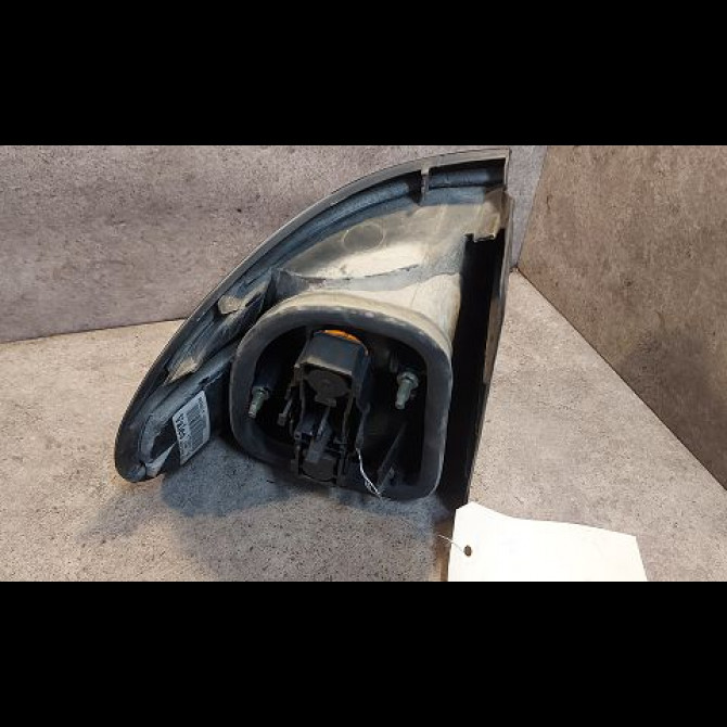 Feu arrière droit occasion RENAULT LAGUNA I 7700420123 2