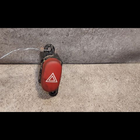 Bouton de warning occasion RENAULT LAGUNA I Phase 2 04-1998->11-2000 1.9 DTI 7700822955