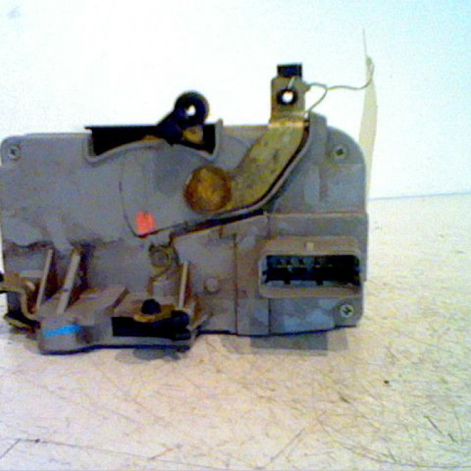 Serrure porte avd occasion PEUGEOT 406 Phase 1 10-1995->04-1999 9136J6 1