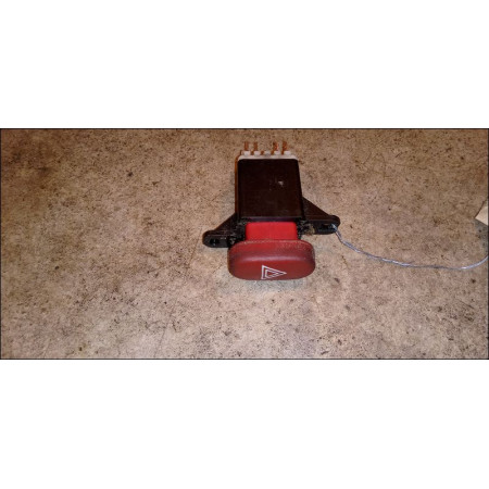 Bouton de warning occasion RENAULT LAGUNA I Phase 1 01-1994->04-1998 2.2 D 7700822955