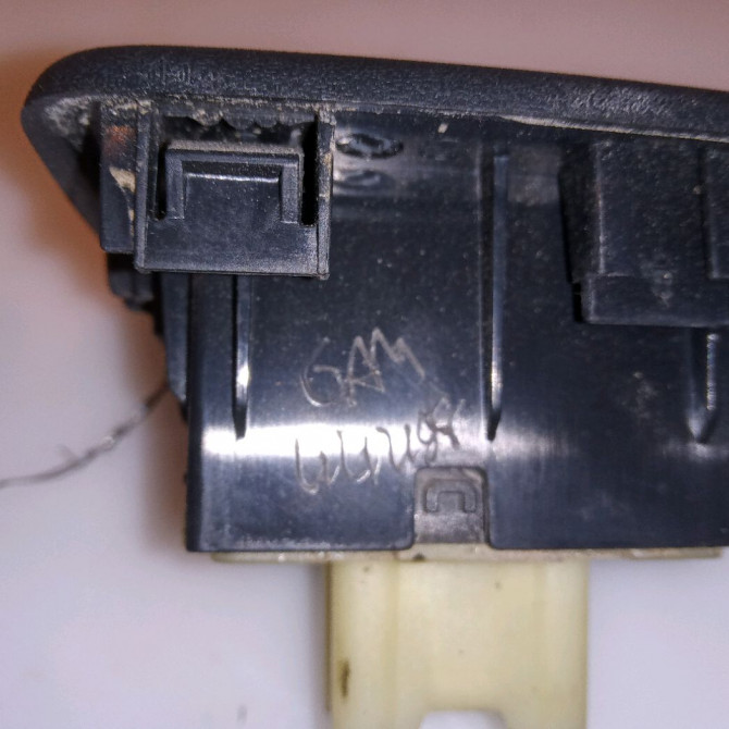 Commande lève-glace porte avant droite occasion RENAULT KANGOO II Phase 2 01-2013->... 1.5 DCI 75ch 3