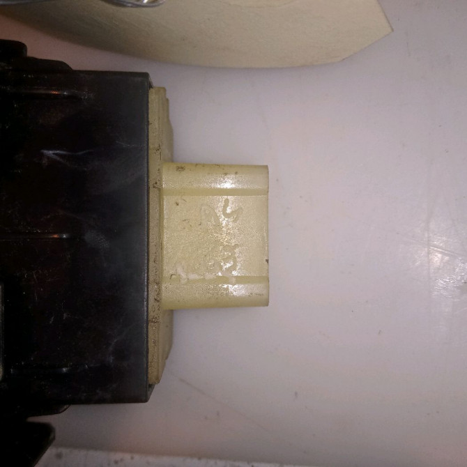 Commande lève-glace porte avant droite occasion RENAULT KANGOO II Phase 2 01-2013->... 1.5 DCI 90ch 3