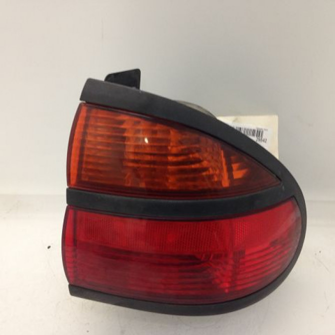 Feu arrière droit occasion RENAULT LAGUNA I Phase 2 04-1998->11-2000 1.6 16v 7700420123 1